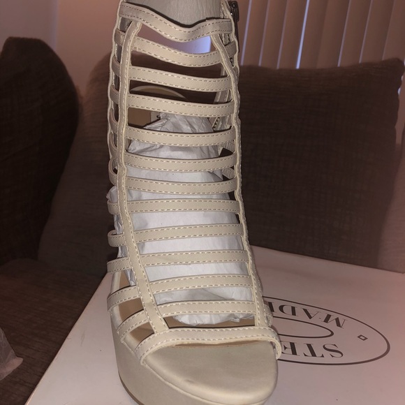 Cream Steve Madden wedges - Picture 2 of 2